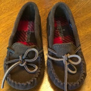 Minnetonka kid’s boat moc, sz 10, NWOT